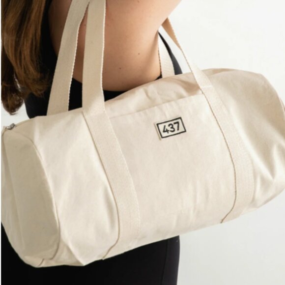 437 The Duffle / Natural - Picture 1 of 3